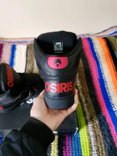 Zapatillas Osiris negras y blancas NUEVAS - miniatura 5