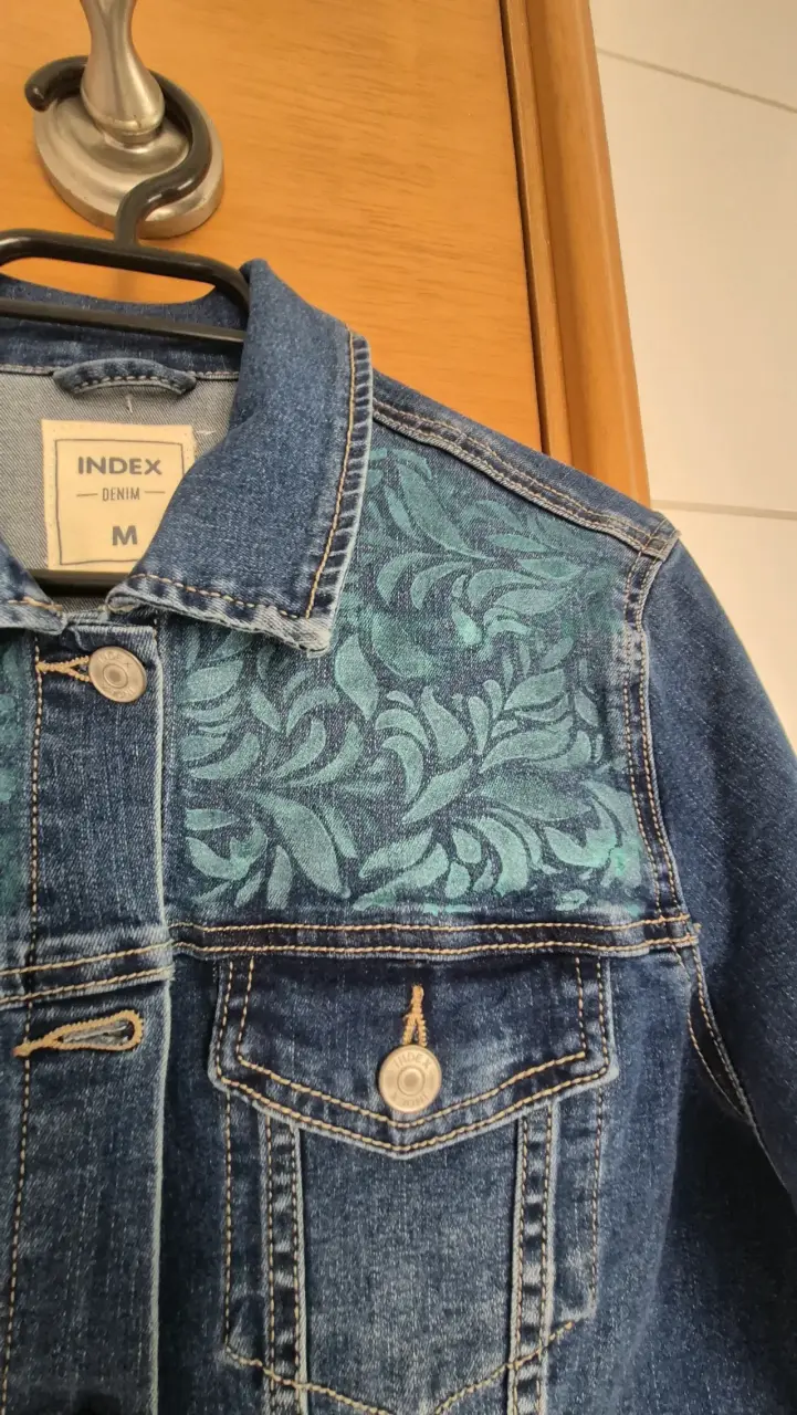 Chaqueta de mezclilla con diseño de alas - 2