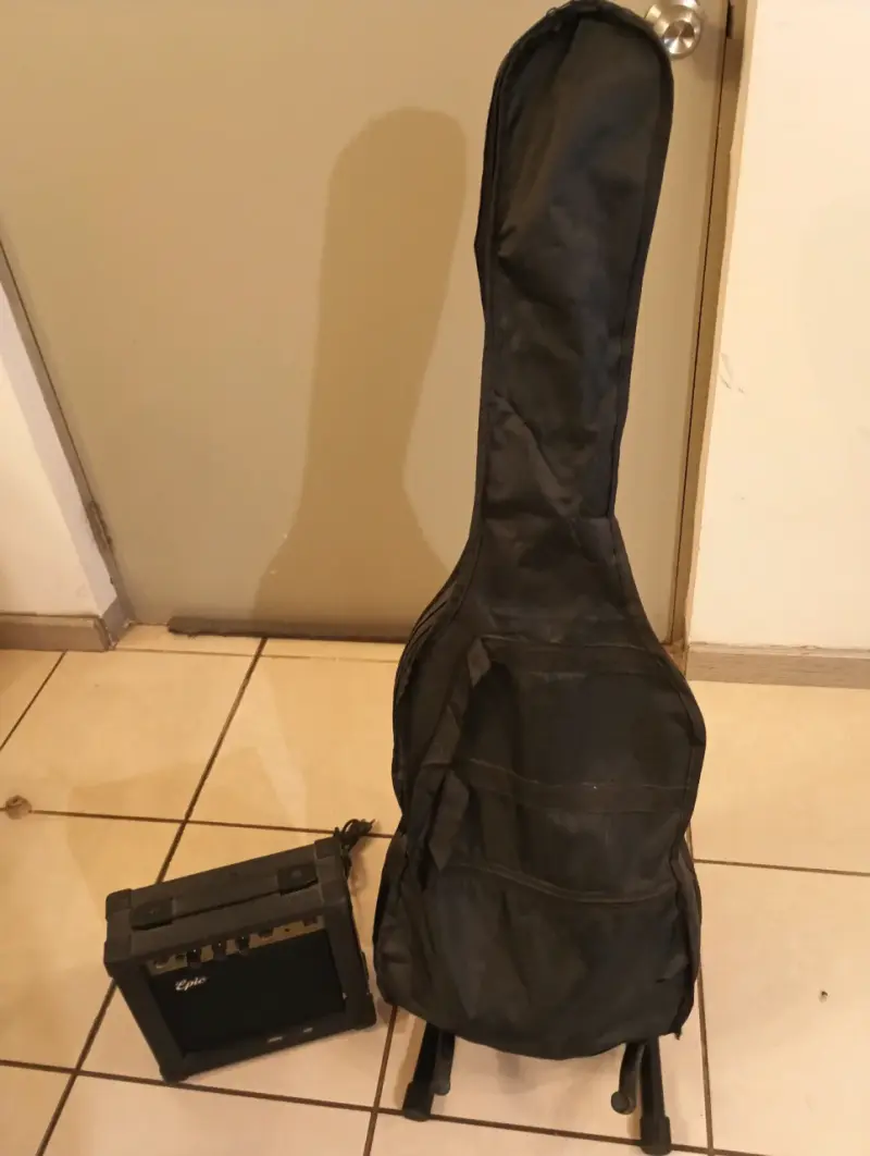 Guitarra eléctrica Epiphone con amplificador - 2