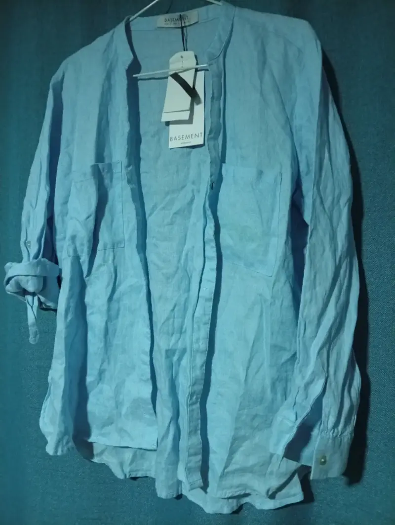 Camisa de lino azul Claro Basement nueva - 1