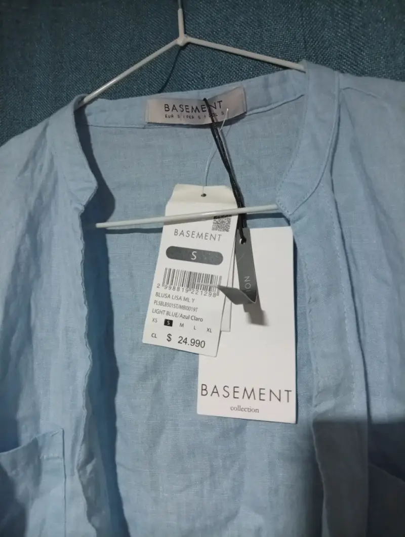 Camisa de lino azul Claro Basement nueva - 2