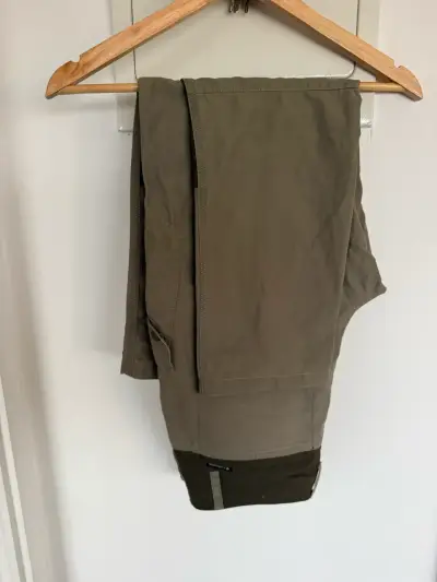 Pantalones Columbia cargo color caqui - miniatura 2
