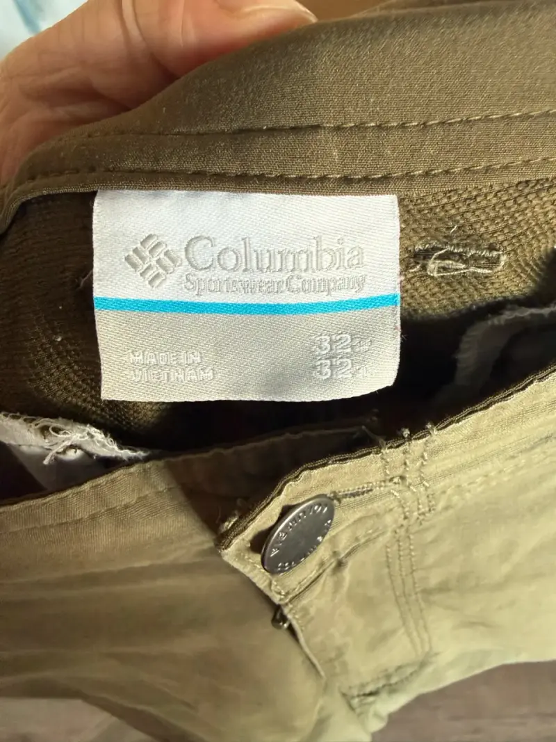Pantalones Columbia cargo color caqui - 3