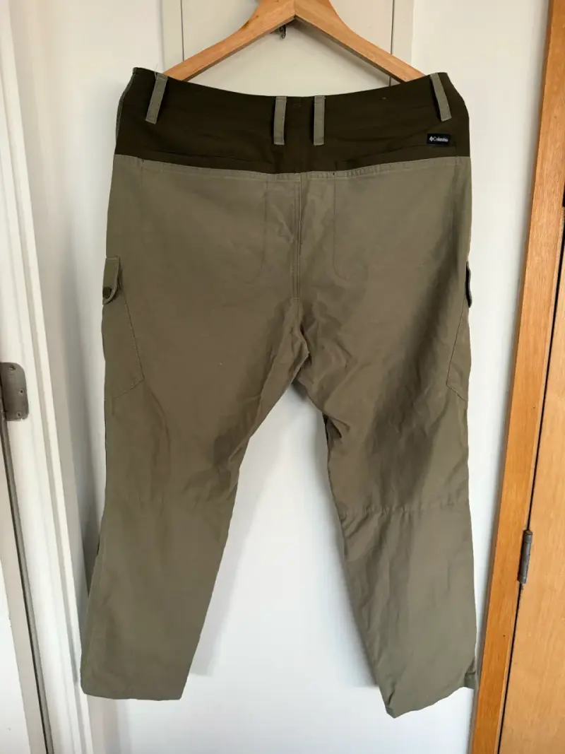 Pantalones Columbia cargo color caqui - 4