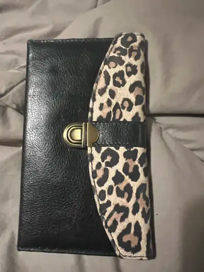 Billetera de cuero con estampado animal print - miniatura 1
