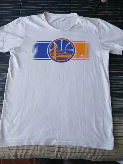 Poleras deportivas blanca y con diseños - miniatura 2