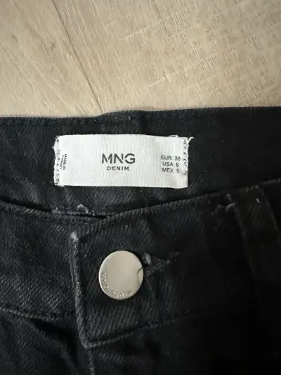 Jeans negros de mezclilla - miniatura 3