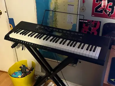 Teclado Casio CTK-3500 con soporte - miniatura 2