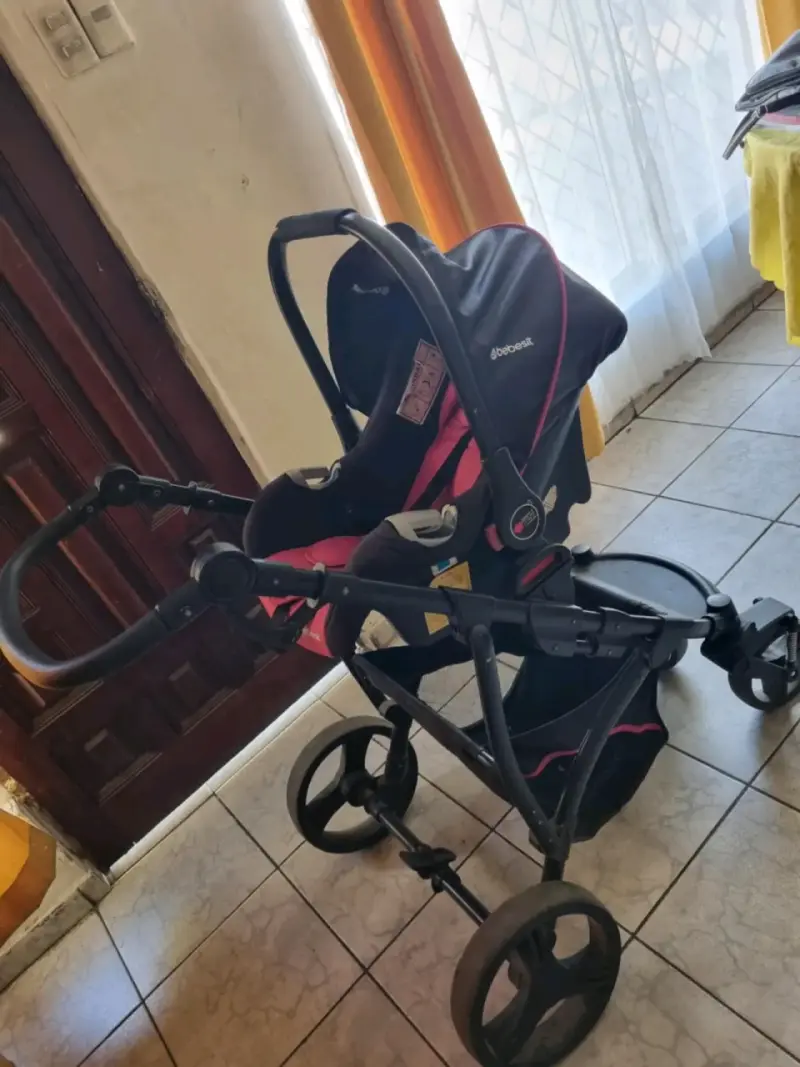 Coche de bebé Bebest plegable negro y rojo - 2
