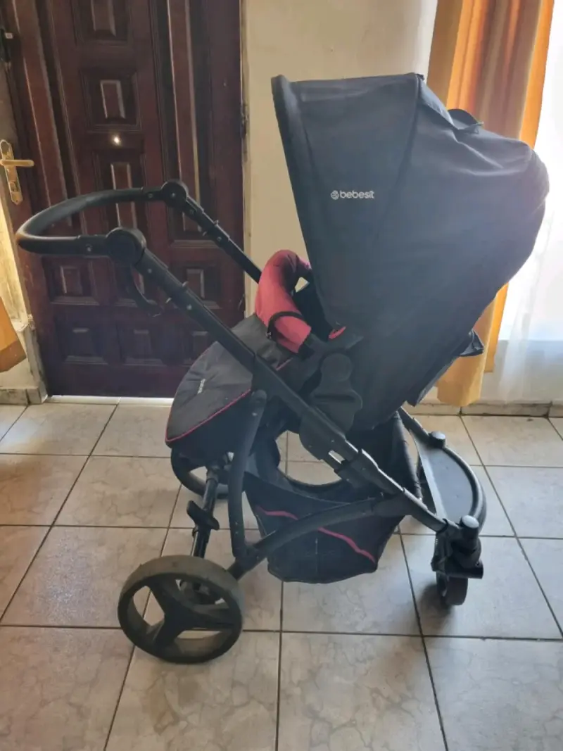 Coche de bebé Bebest plegable negro y rojo - 4