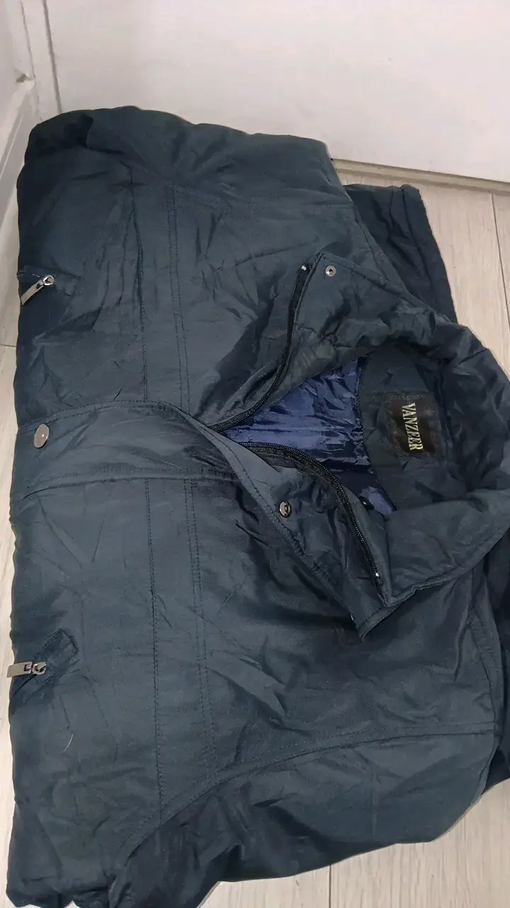 Chaqueta de invierno azul oscuro con botones - 2
