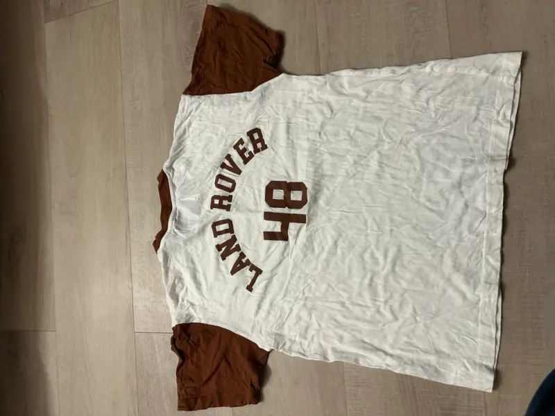 Polera Land Rover blanca y marrón - 2
