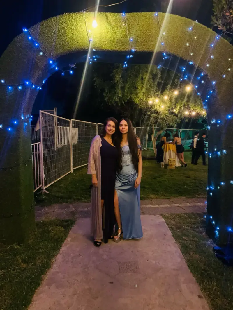 Vestido de gala azul con lentejuelas - 4
