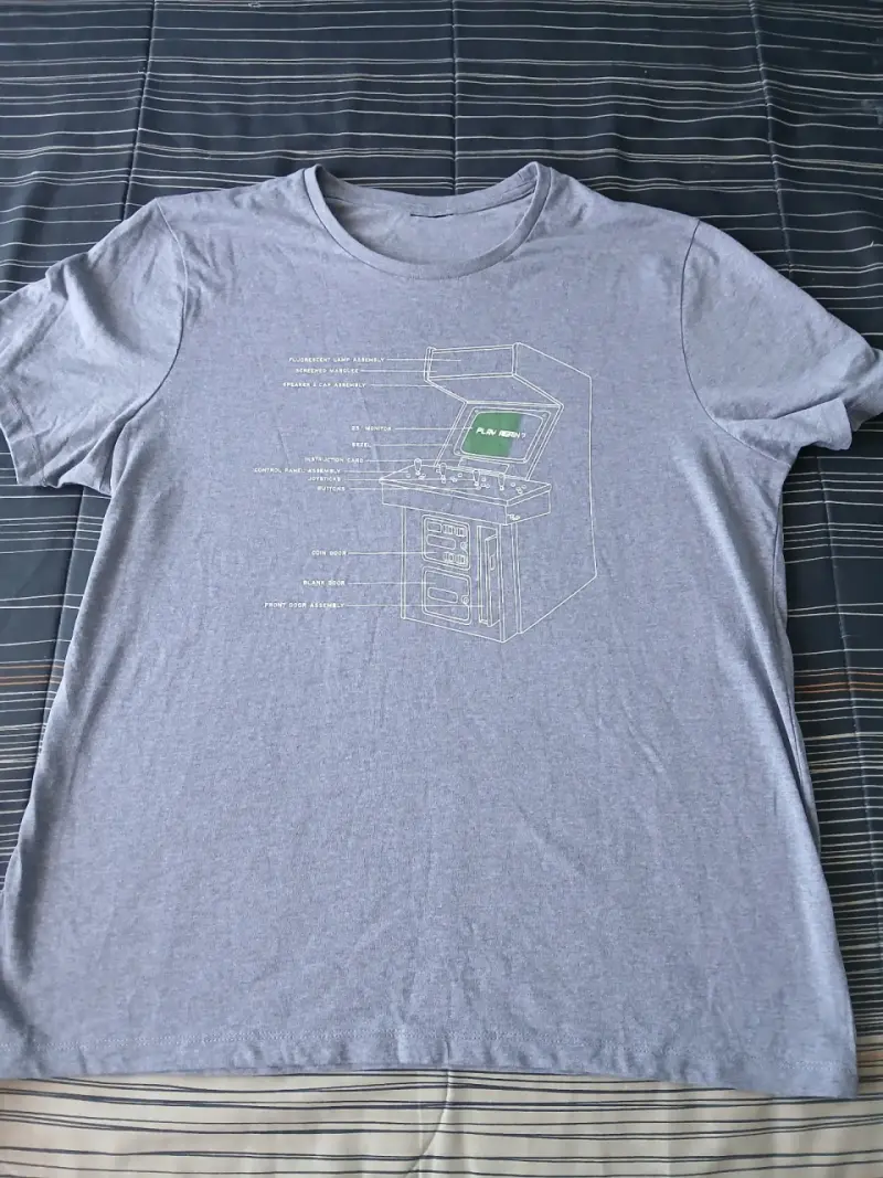 Polera verde Matterhorn estampada - 2