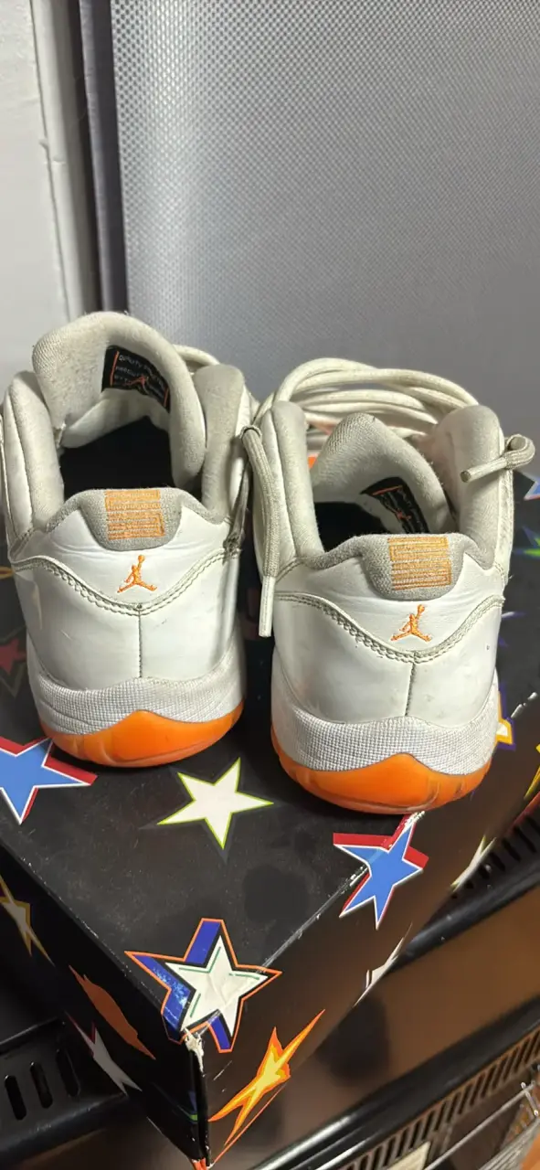 Zapatillas jordan 1 low con detalles naranjas - 3