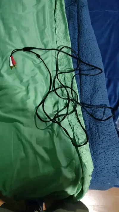Cable de audio RCA a 3.5mm - miniatura 1