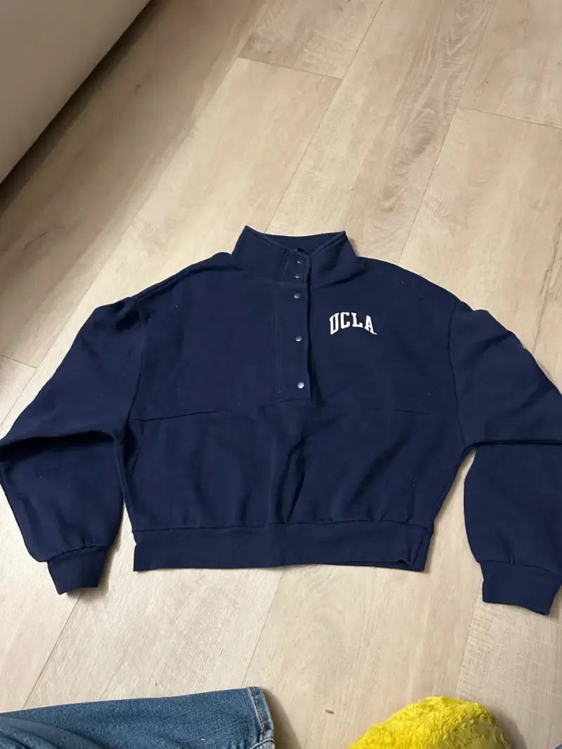 Polerón azul UCLA con cuello alto - 1