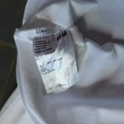 Polera Uniqlo x Disney x Yuni Yoshida - miniatura 5