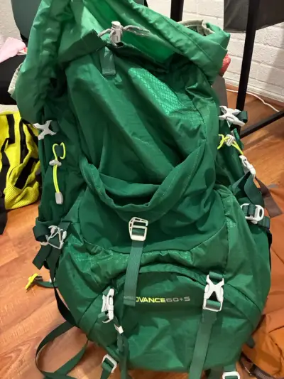 Mochila de senderismo verde 60+5L - miniatura 1