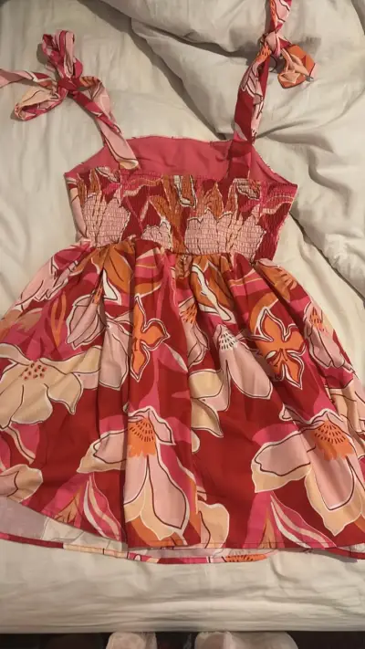 Vestido floral con tirantes ajustables - miniatura 2
