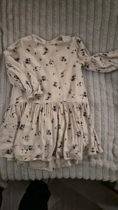 Vestido floral beige para niña - miniatura 1