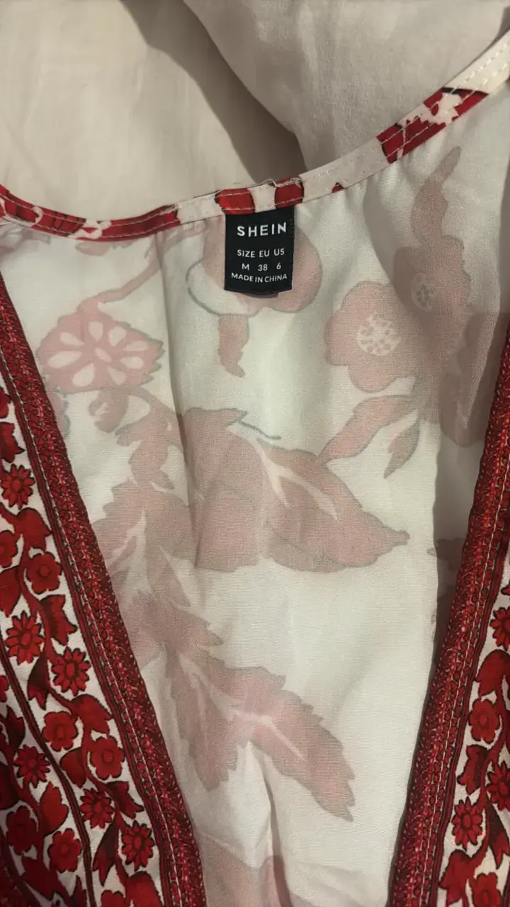 Vestido bohemio rojo y blanco estampado floral - 2