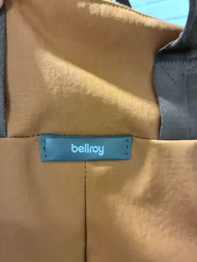 Bolso Bellroy color marrón - miniatura 1