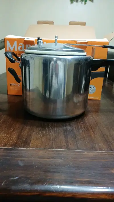 Olla a presión Marmicoc de acero inoxidable - miniatura 1