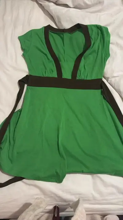 Vestido verde con detalles cafés - miniatura 1