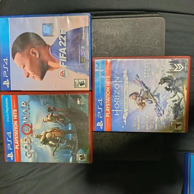 Consola PS4 1TB con juegos y dos controles - 3