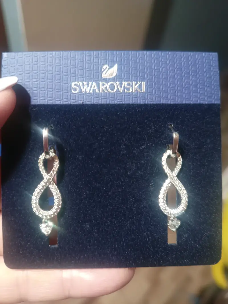 Aros Swarovski con diseño de infinito - 2