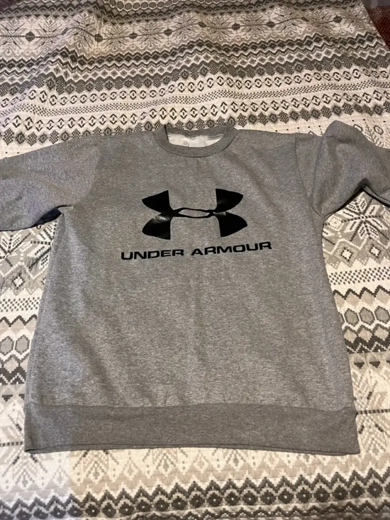 Polerón gris Under Armour para hombre - 1
