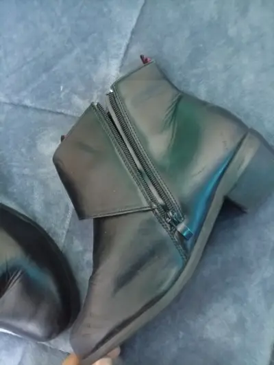 Botines de cuero negro con hebillas - miniatura 2