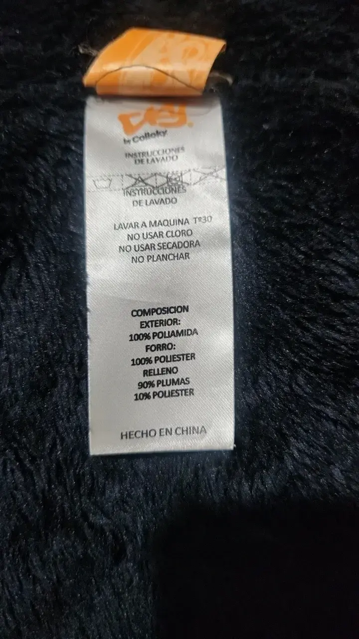 Chaqueta acolchada negra con capucha - 3