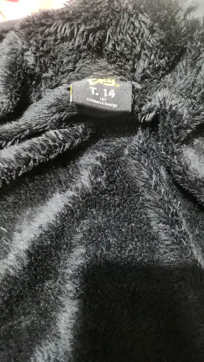 Chaqueta acolchada negra con capucha - miniatura 4