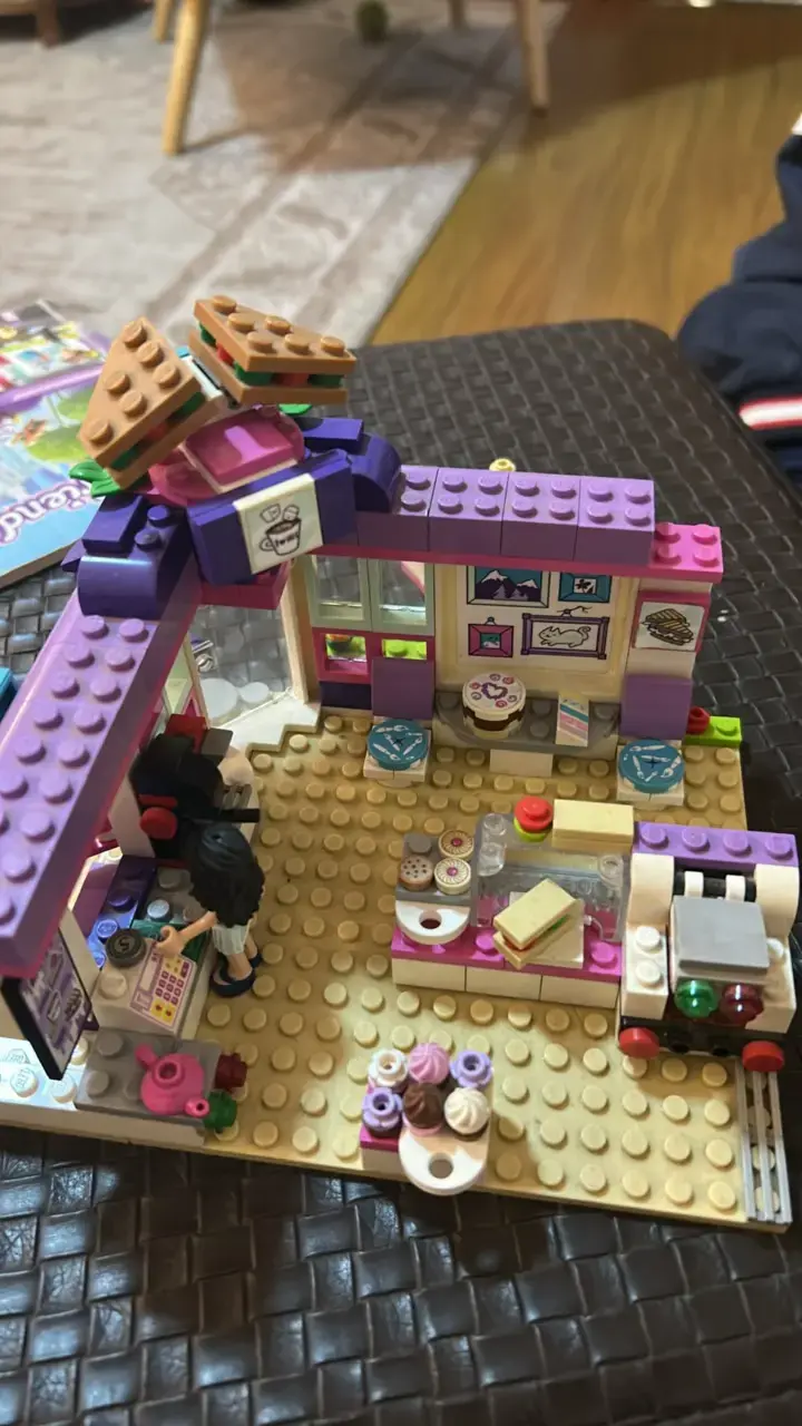 LEGO Friends Cafetería Heartlake 41336 - 4