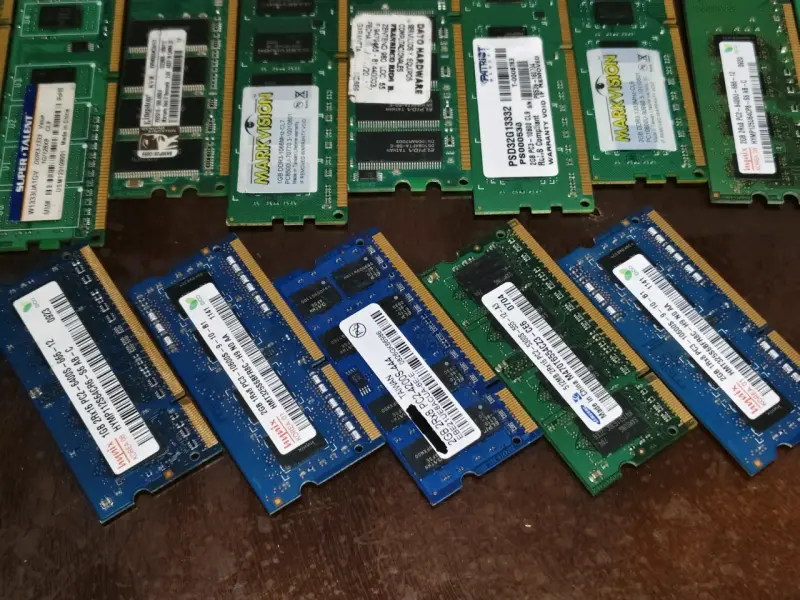 LOTE DE 15 MEMORIAS RAM DDR3 Y DDR2 - 2