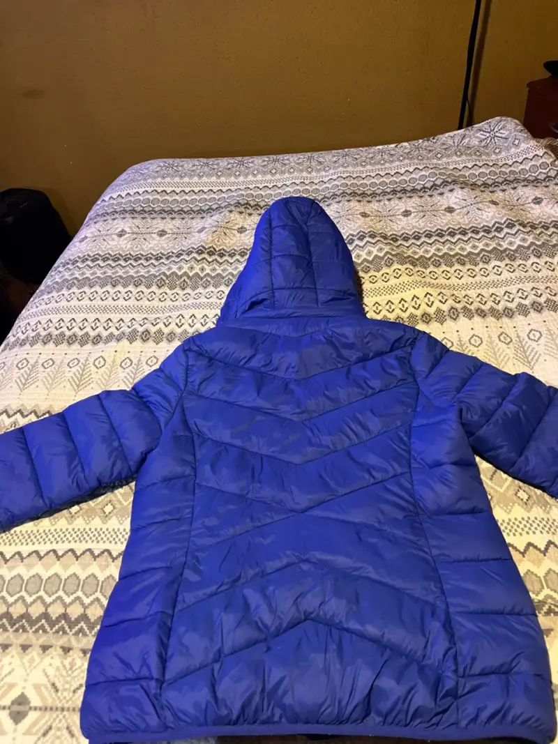 Parka acolchada azul con capucha - 2