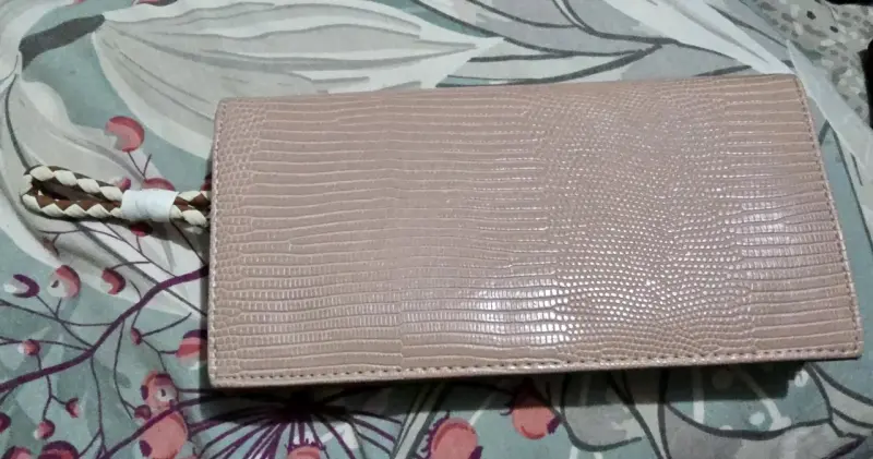 Billetera de cuero marrón con múltiples compartimentos - 3