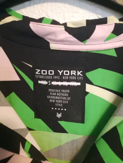 Camisa estampada Zoo York verde y negra - miniatura 5