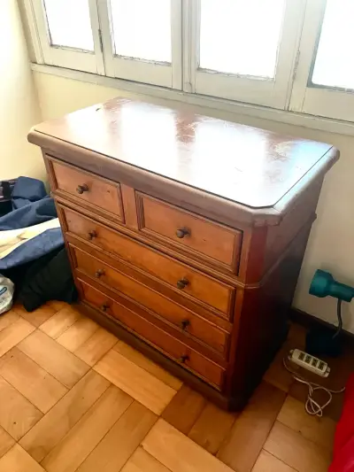 Cómoda de madera con cajones vintage - miniatura 1
