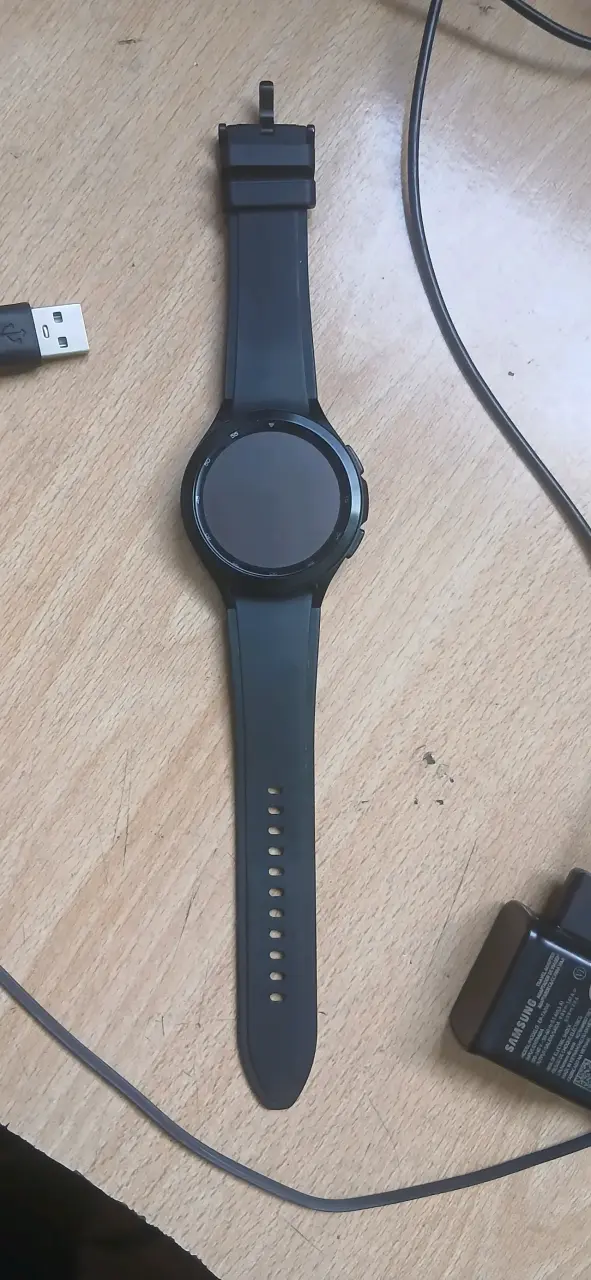 Smartwatch Samsung con cargador incluido - 2