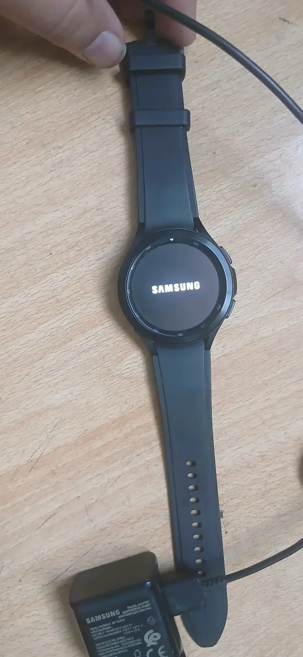 Smartwatch Samsung con cargador incluido - 3
