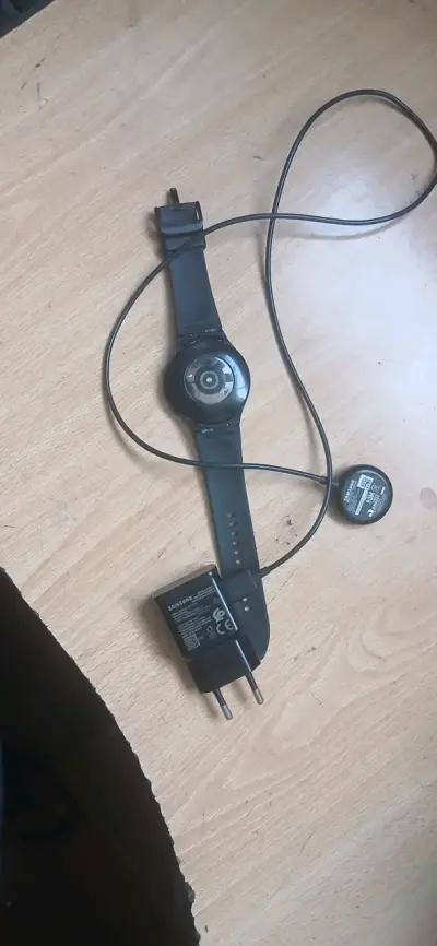 Smartwatch Samsung con cargador incluido - miniatura 4