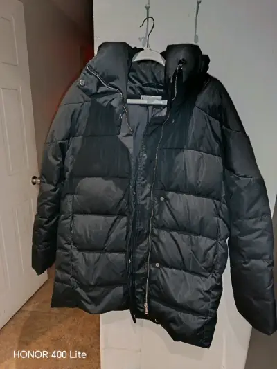 Abrigo acolchado negro para invierno - miniatura 1