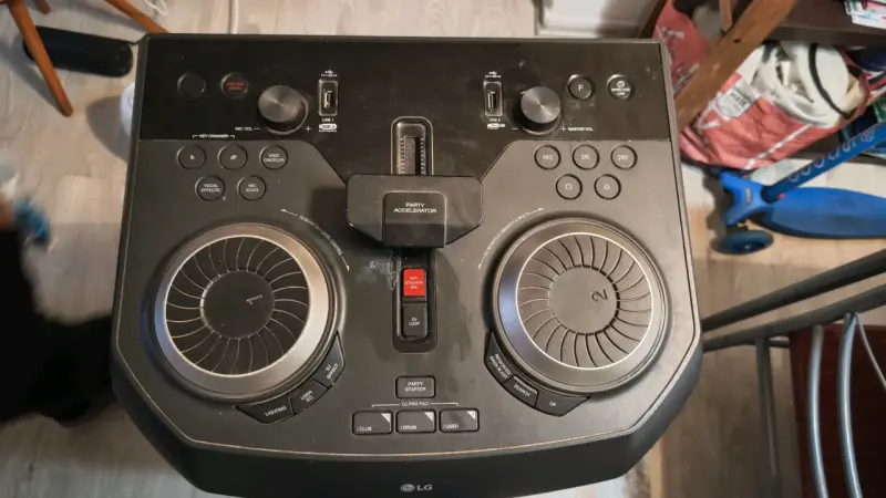 Parlante LG XBOOM 1800W Bluetooth - 3