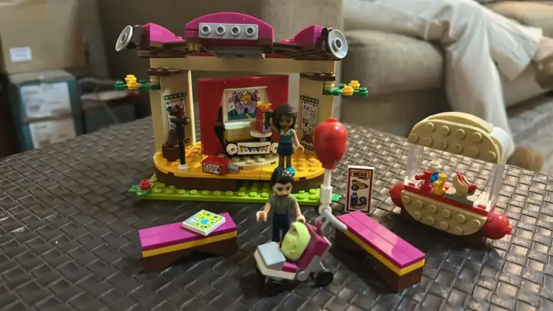 LEGO Friends Parque de Atracciones 41334 - 2