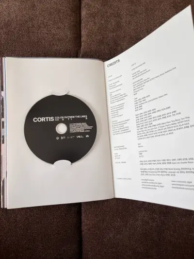 Álbum CORTIS (casi nuevo) - miniatura 3