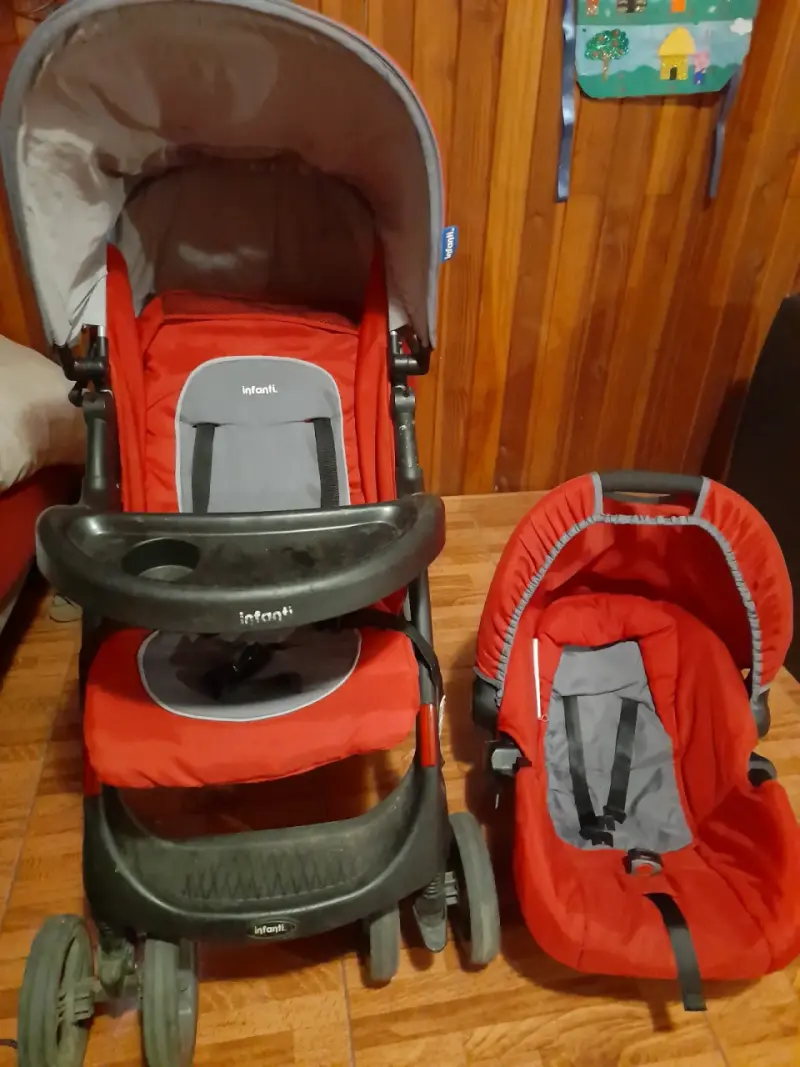 Coche de bebé rojo con silla de auto - 2