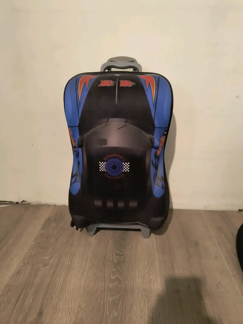 Mochila estilo auto hotwells - 1